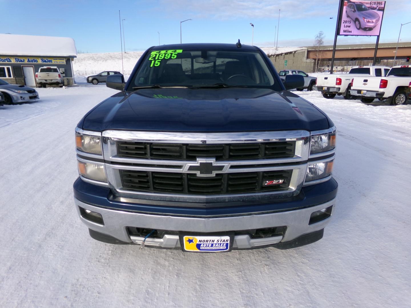 2015 Blue /Black Chevrolet Silverado 1500 LT Z71 Crew Cab 4WD (3GCUKREC6FG) with an 5.3L V8 OHV 16V engine, 6-Speed Automatic transmission, located at 2630 Philips Field Rd., Fairbanks, AK, 99709, (907) 458-0593, 64.848068, -147.780609 - Photo#1